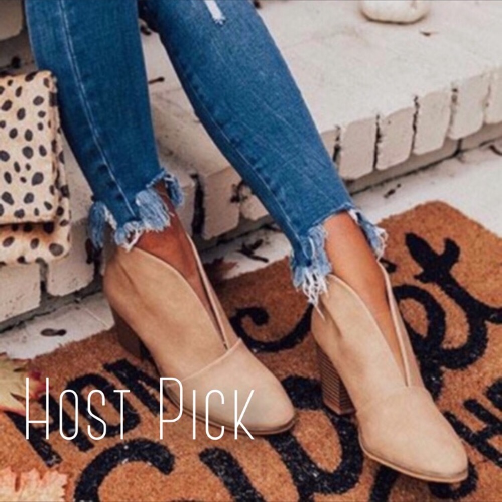 Weeboo V-Cut Block Heel Bootie Wheat Size 8.5 8